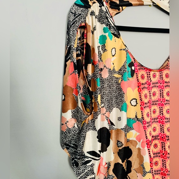 Floral Print Blouse - Picture 2 of 5